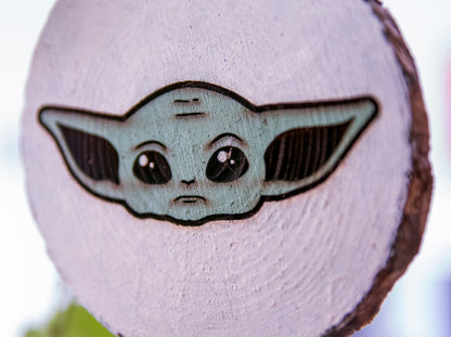 Baby Yoda Ornament close